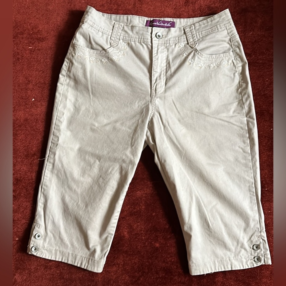 Beige Capris Knee Length - Gloria Vanderbilt